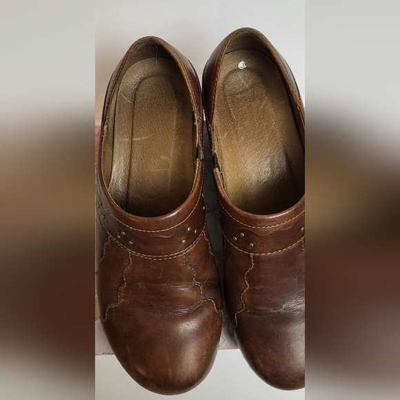 Women Dansko brown shoes size 38 - Picture 3 of 13